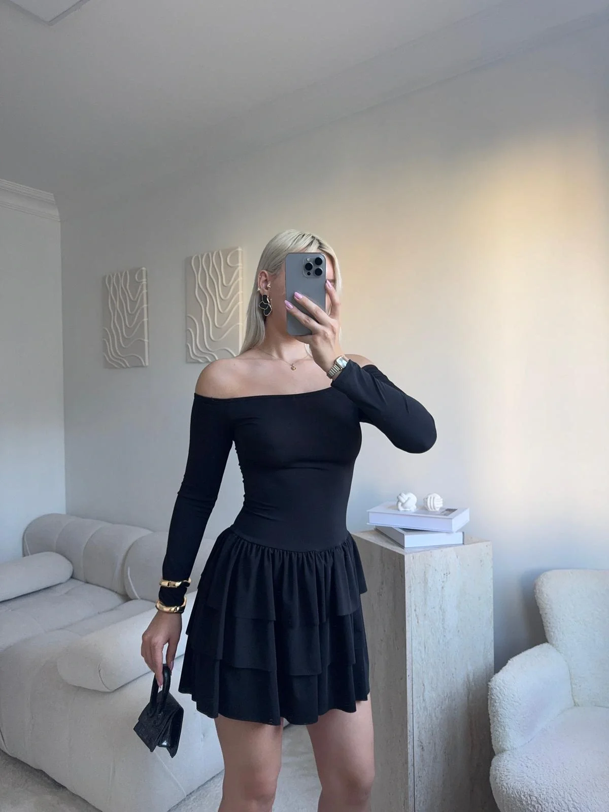 Kayık Yaka Fırfırlı Elbise