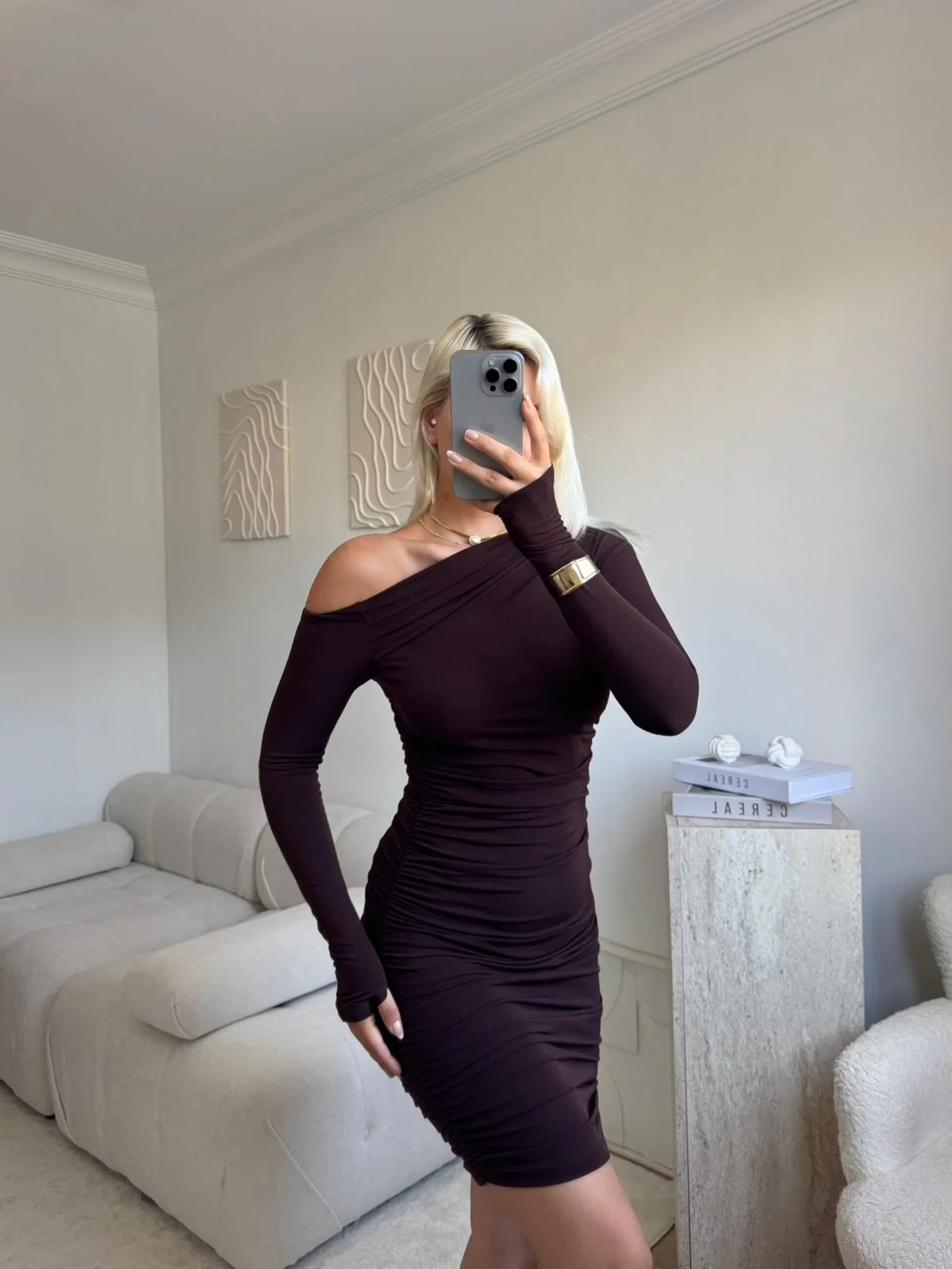 Kayık Yaka Parmak Geçmeli Elbise - KAHVE