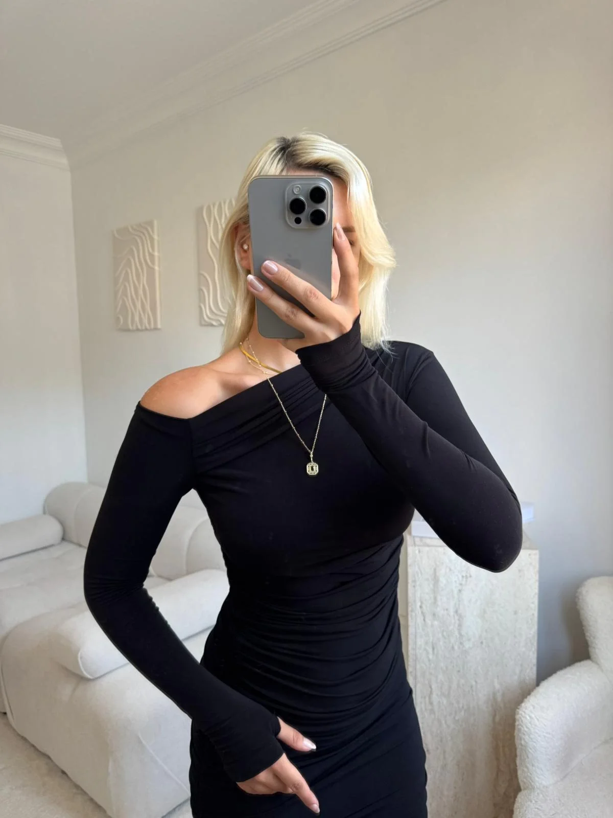 Kayık Yaka Parmak Geçmeli Elbise - SİYAH