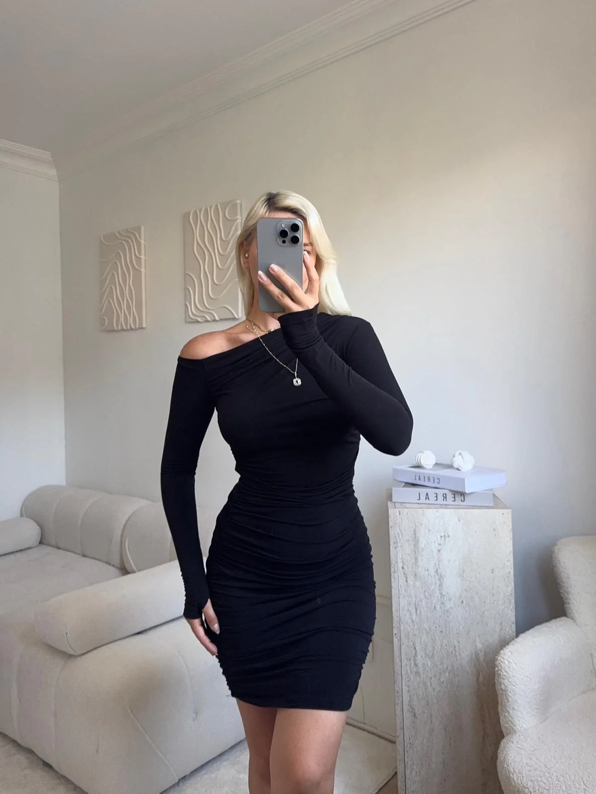 Kayık Yaka Parmak Geçmeli Elbise - SİYAH