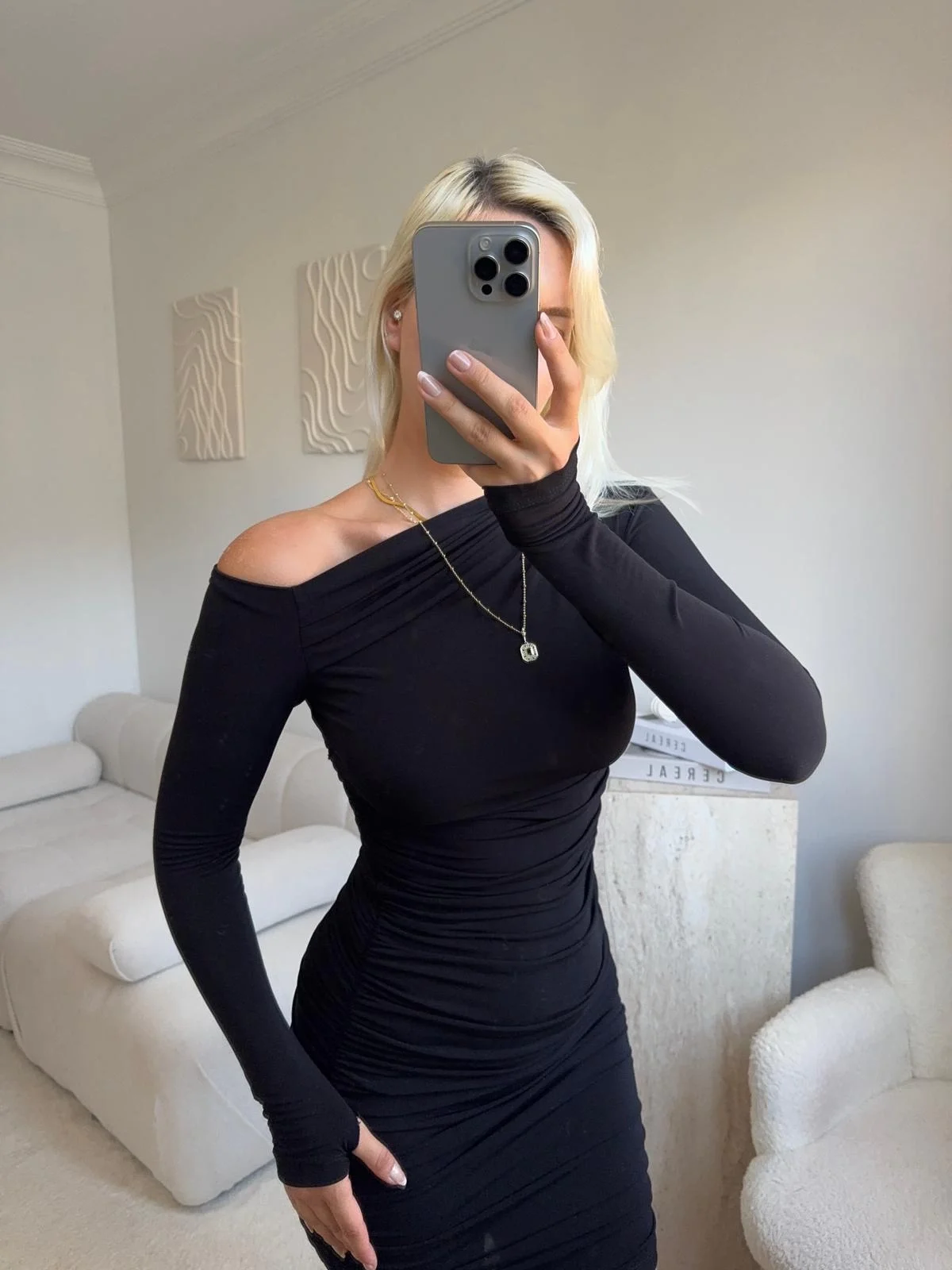 Kayık Yaka Parmak Geçmeli Elbise - SİYAH