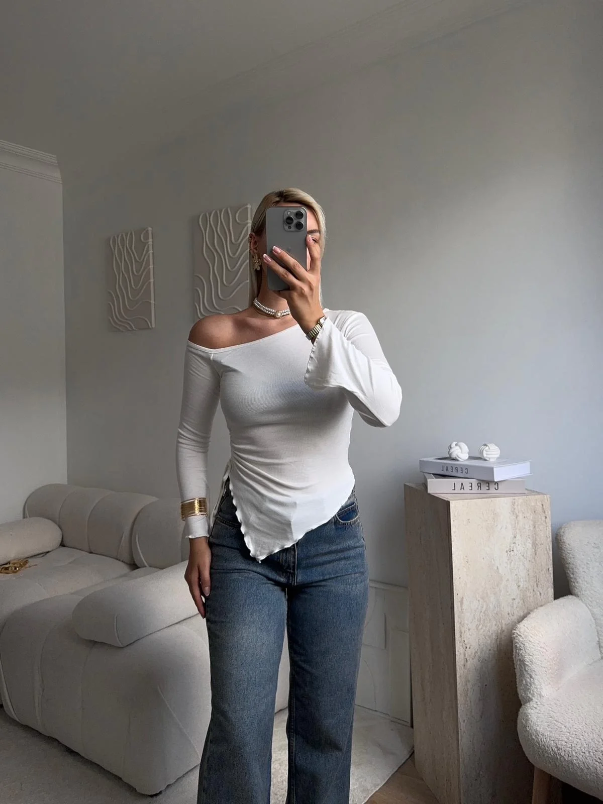 Kayık Yaka Yan Büzgü Bluz - BEYAZ