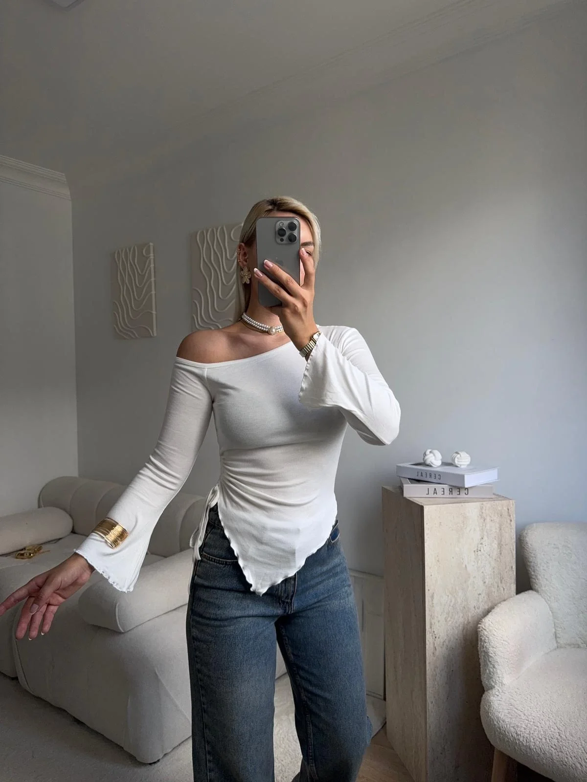 Kayık Yaka Yan Büzgü Bluz - BEYAZ