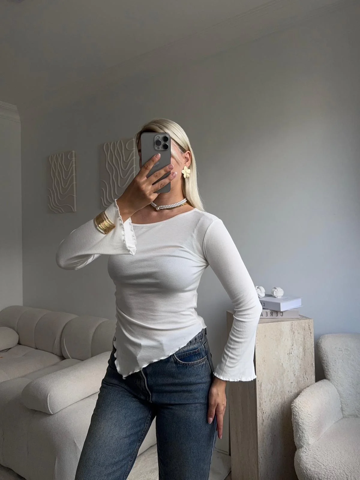 Kayık Yaka Yan Büzgü Bluz - BEYAZ