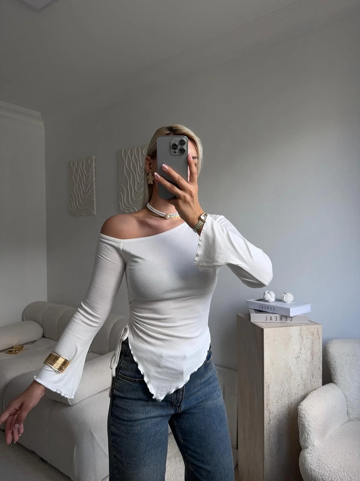 Kayık Yaka Yan Büzgü Bluz - BEYAZ