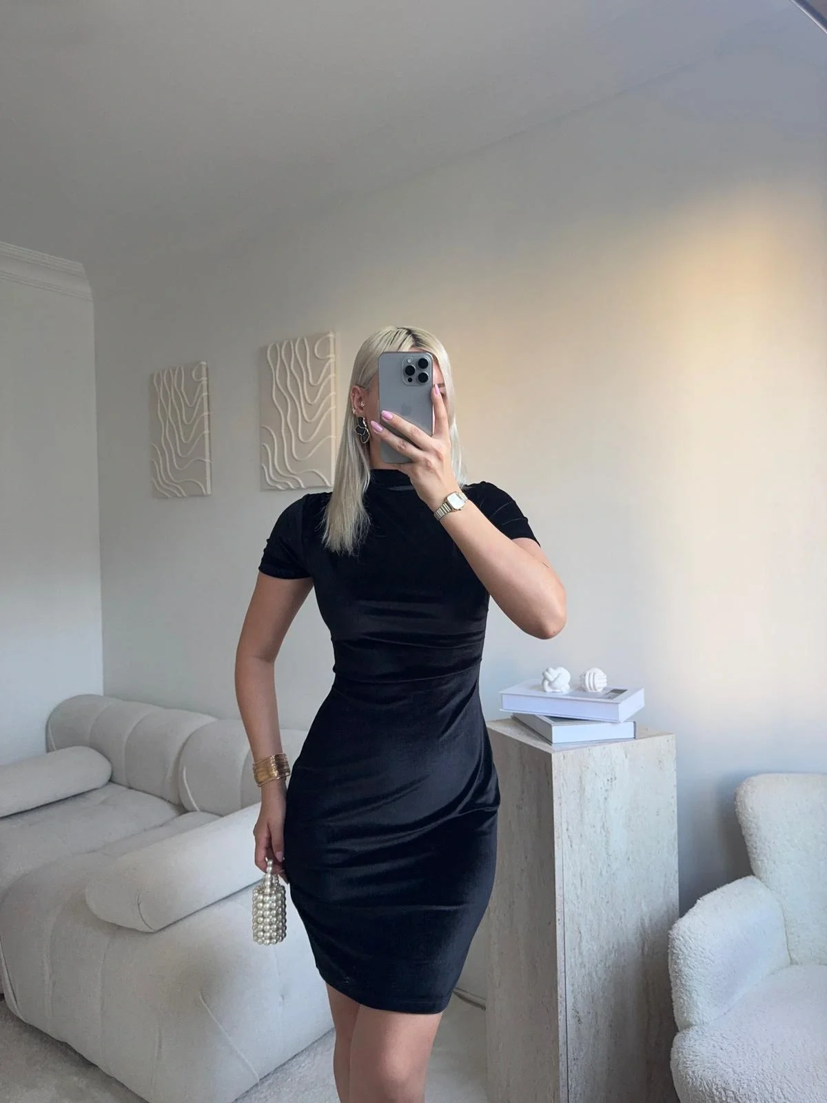 Kısa Kol Kadife Elbise