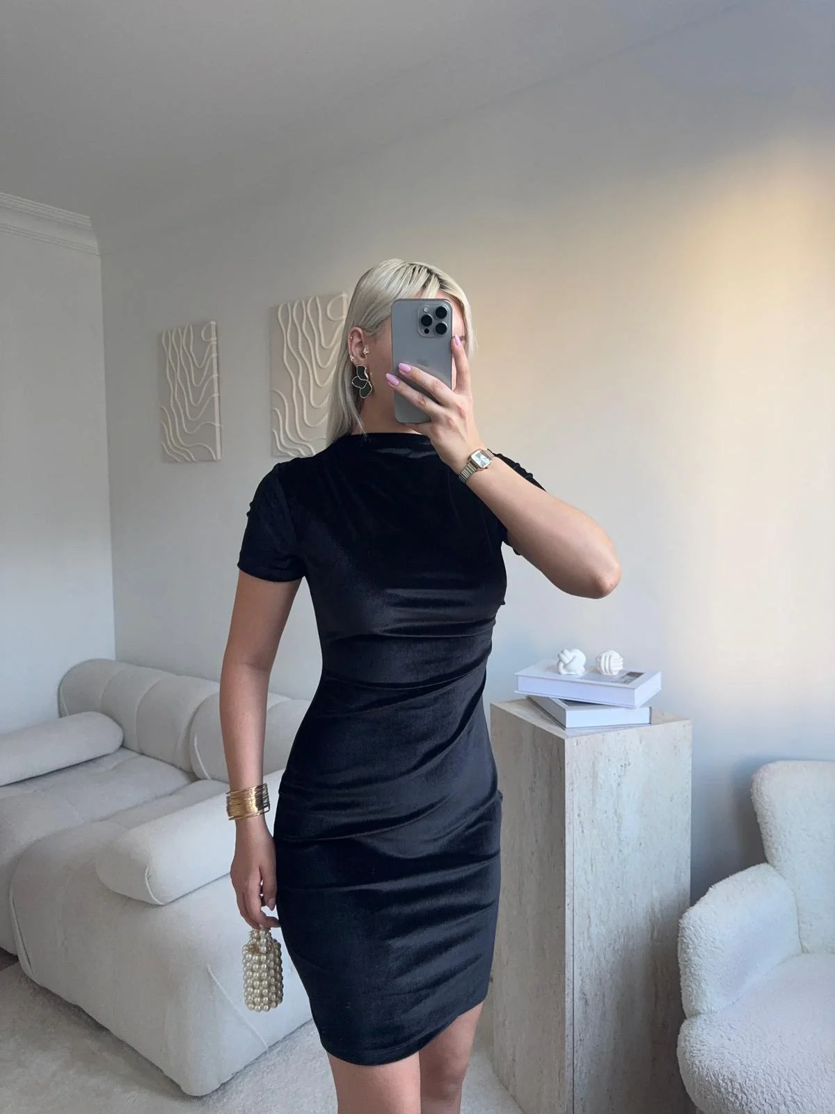 Kısa Kol Kadife Elbise