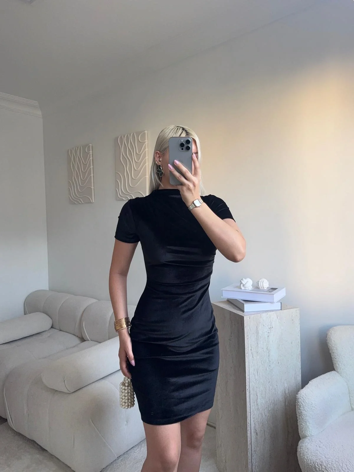 Kısa Kol Kadife Elbise