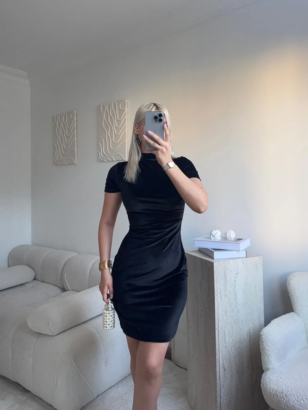 Kısa Kol Kadife Elbise