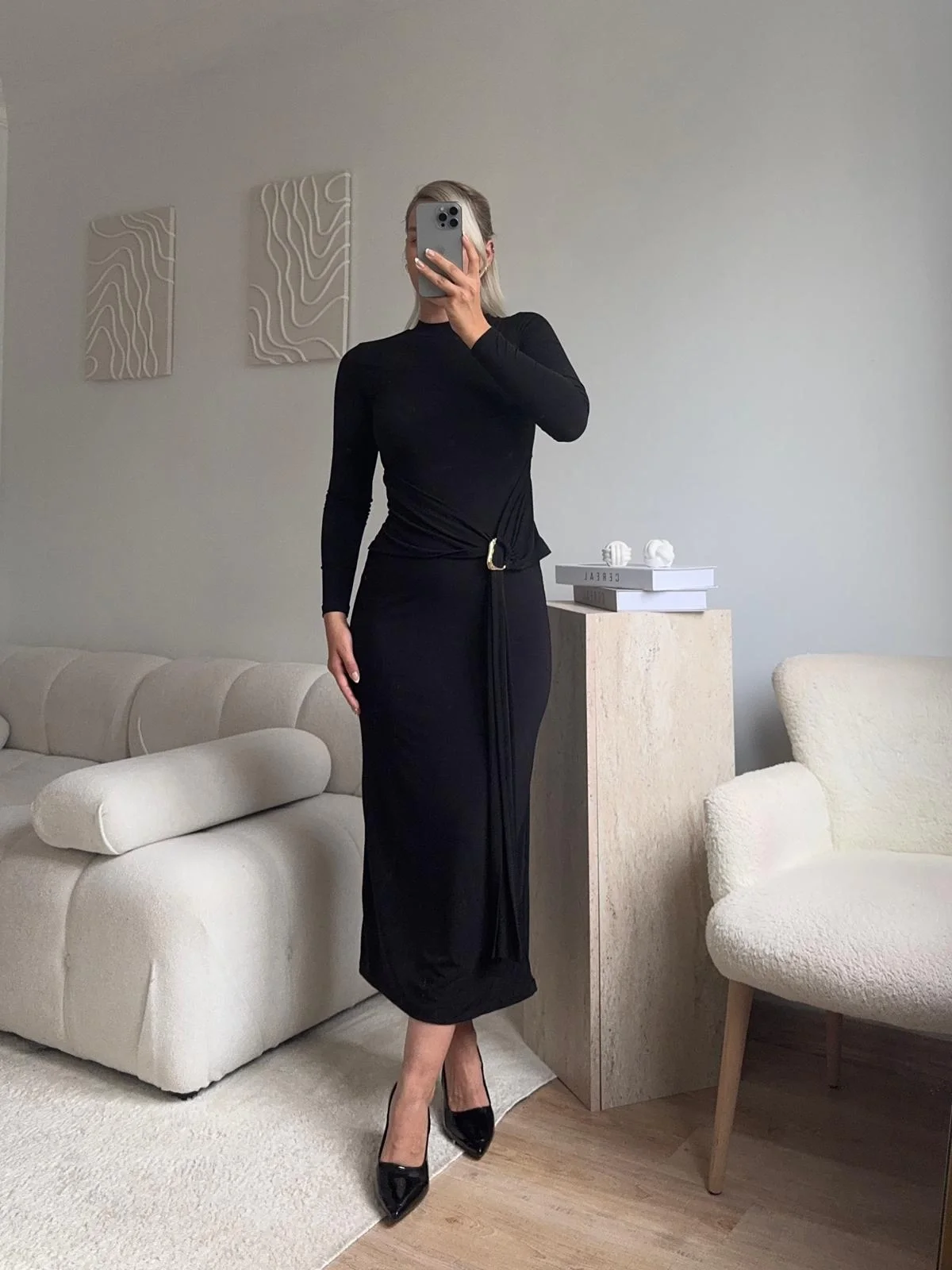 Kuşaklı Toka Detay Elbise - SİYAH