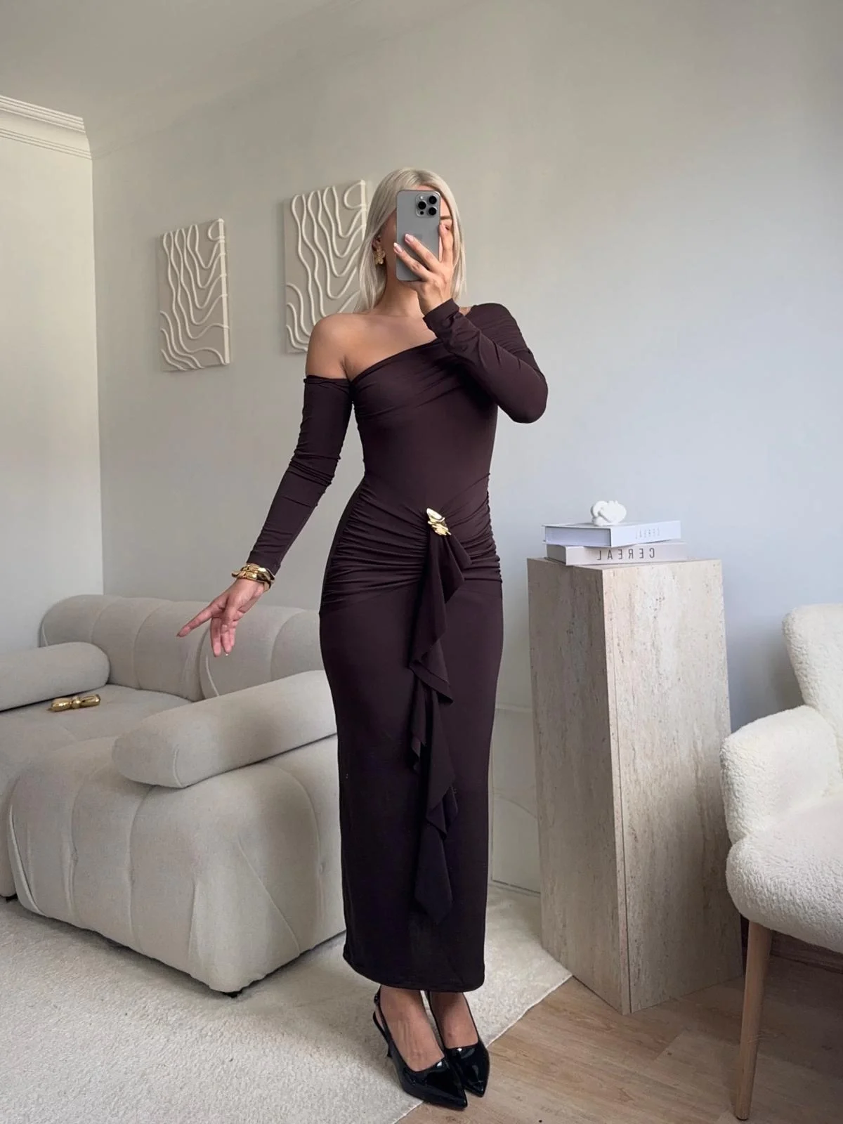 Omuz Dekolte Aksesuar Elbise - KAHVE