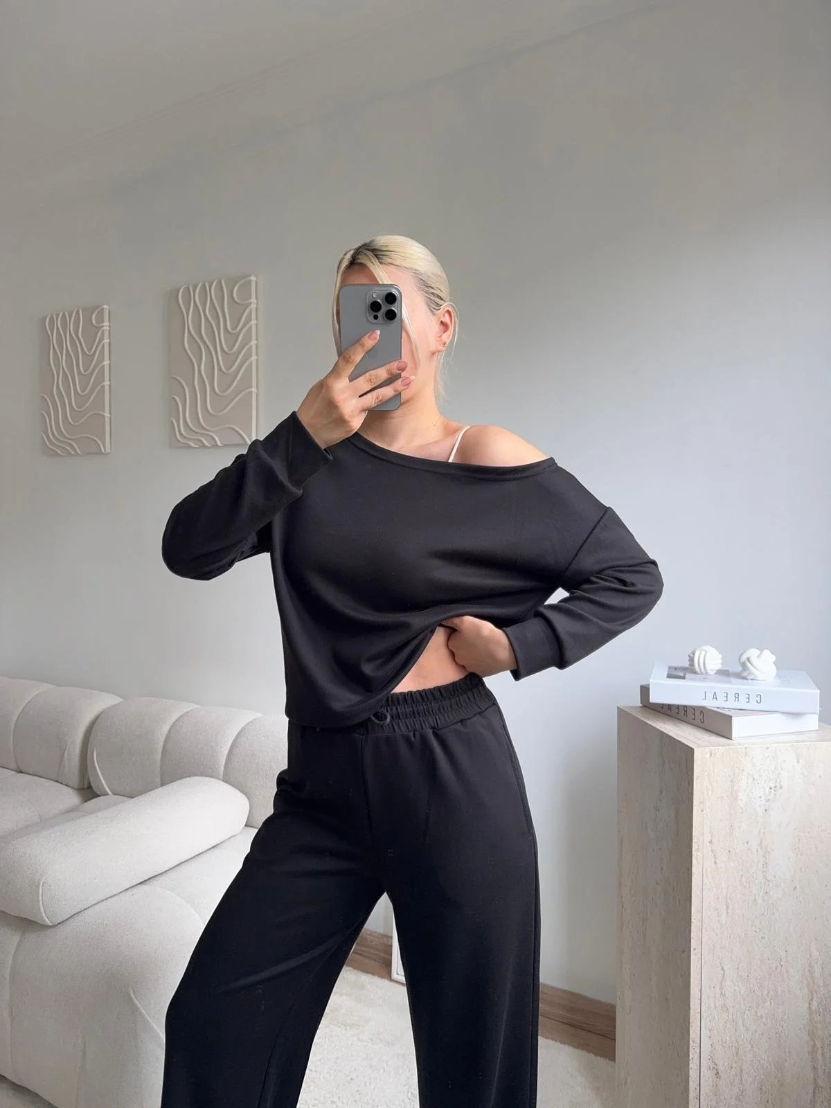 Omuz Detaylı Günlük Takım - SİYAH