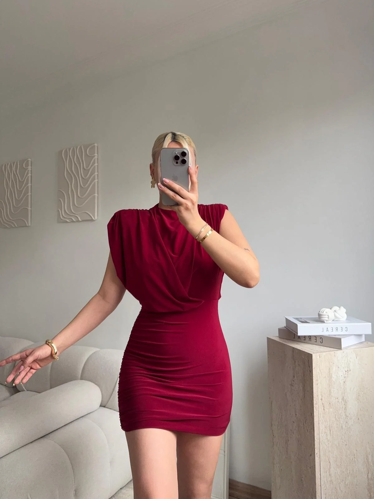 Omuz Vatkalı Drapeli Mini Elbise - BORDO