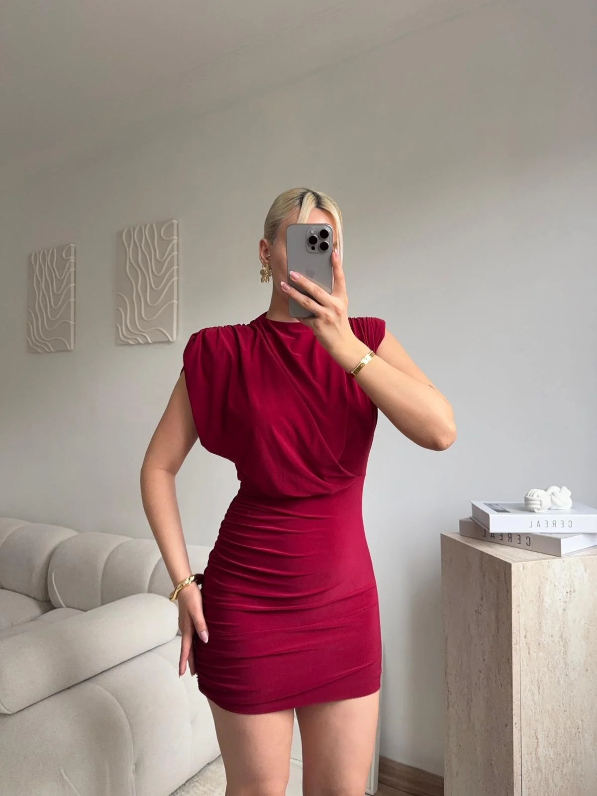 Omuz Vatkalı Drapeli Mini Elbise - BORDO