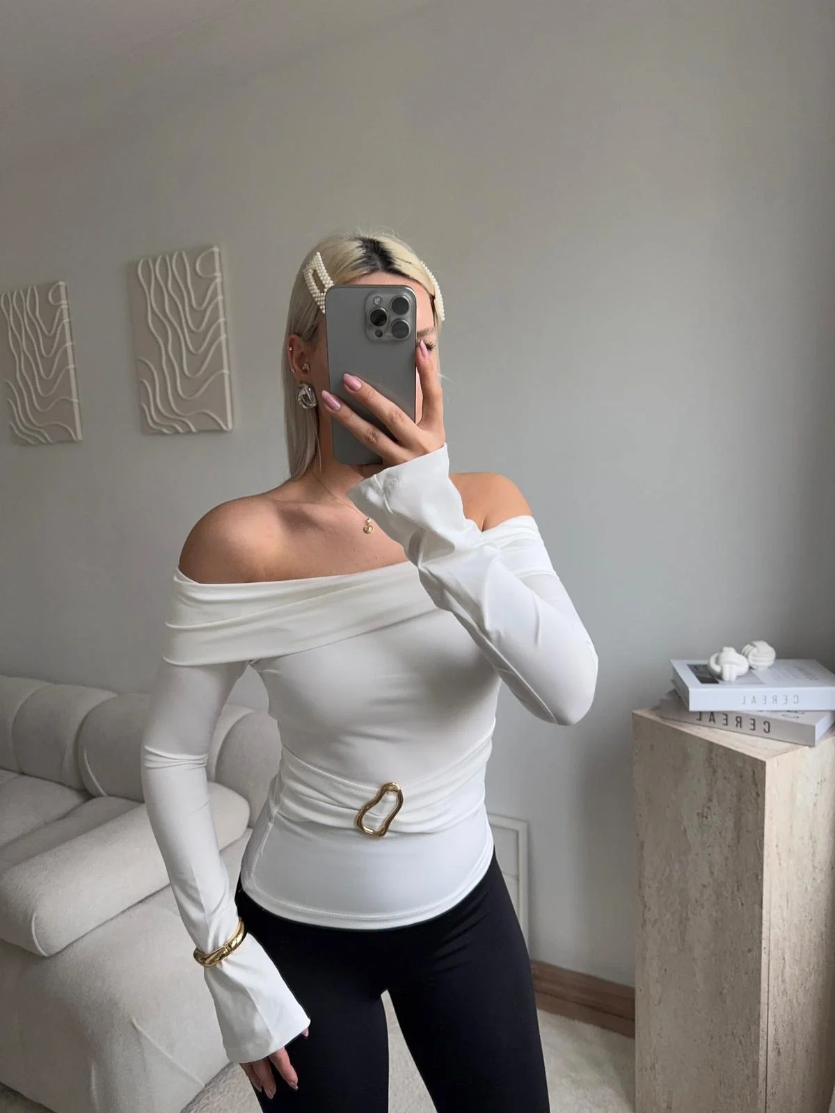 Omuz Dekolte Tokalı Bluz - BEYAZ