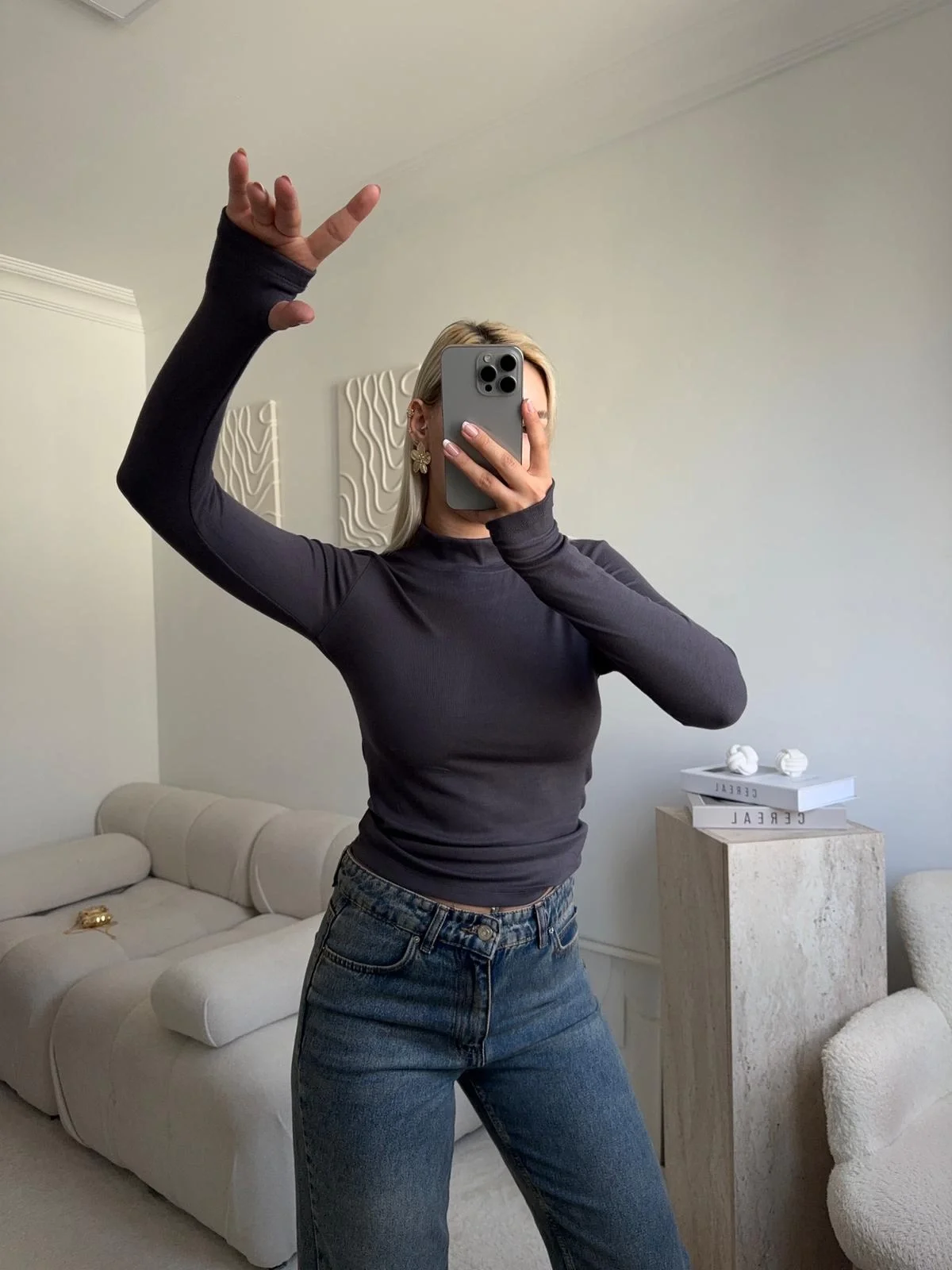 Parmak Geçmeli Premium Kumaş Bluz -FÜME