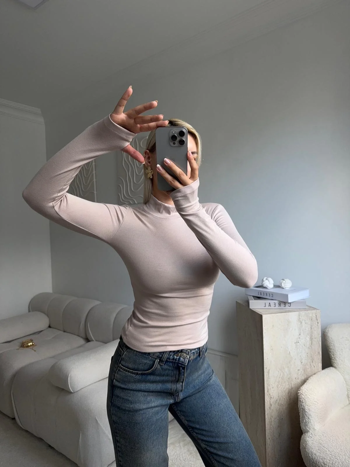 Parmak Geçmeli Premium Kumaş Bluz -BEJ