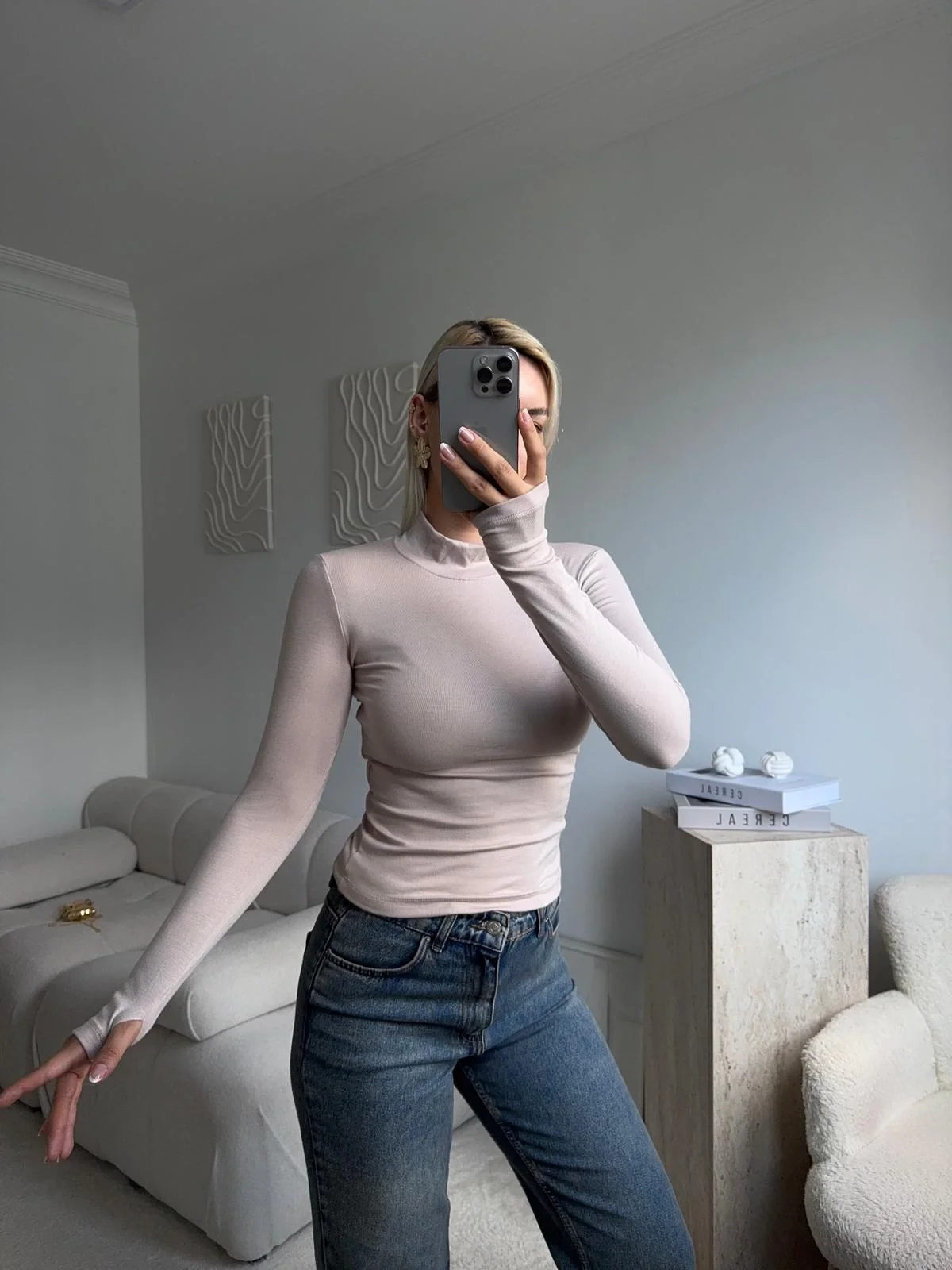 Parmak Geçmeli Premium Kumaş Bluz -BEJ