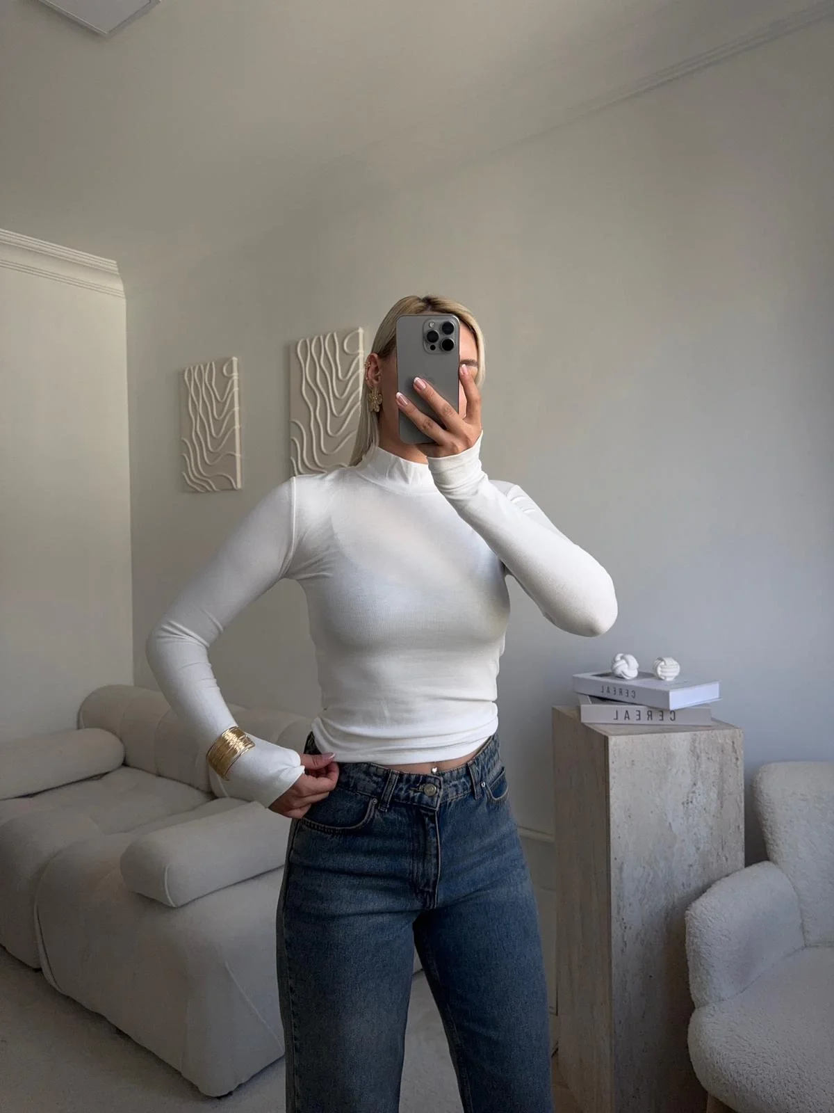 Parmak Geçmeli Premium Kumaş Bluz -BEYAZ