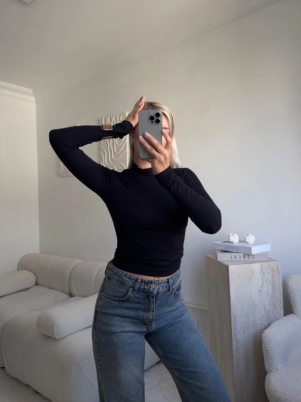 Parmak Geçmeli Premium Kumaş Bluz -SİYAH