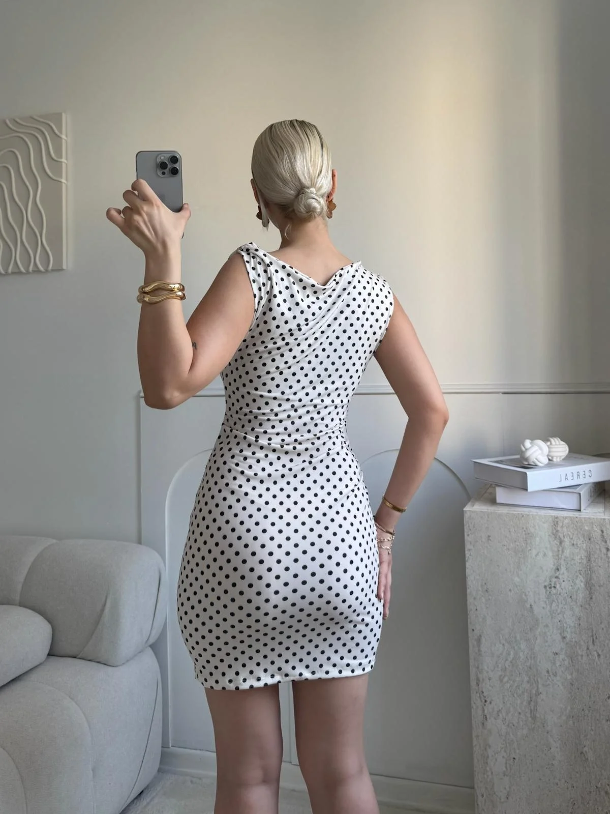 Puantiyeli Omuz Burgu Elbise - BEYAZ