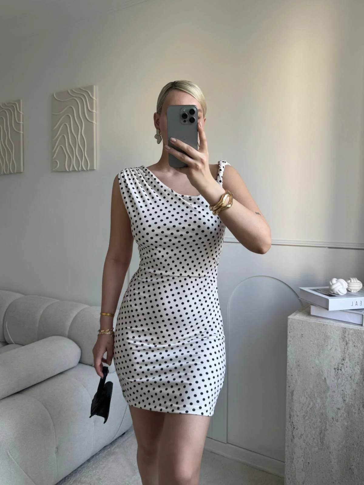 Puantiyeli Omuz Burgu Elbise - BEYAZ