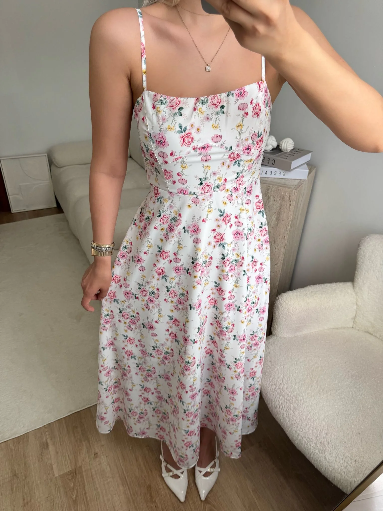 Smock Sırt Detaylı Çiçekli Elbise - BEYAZ