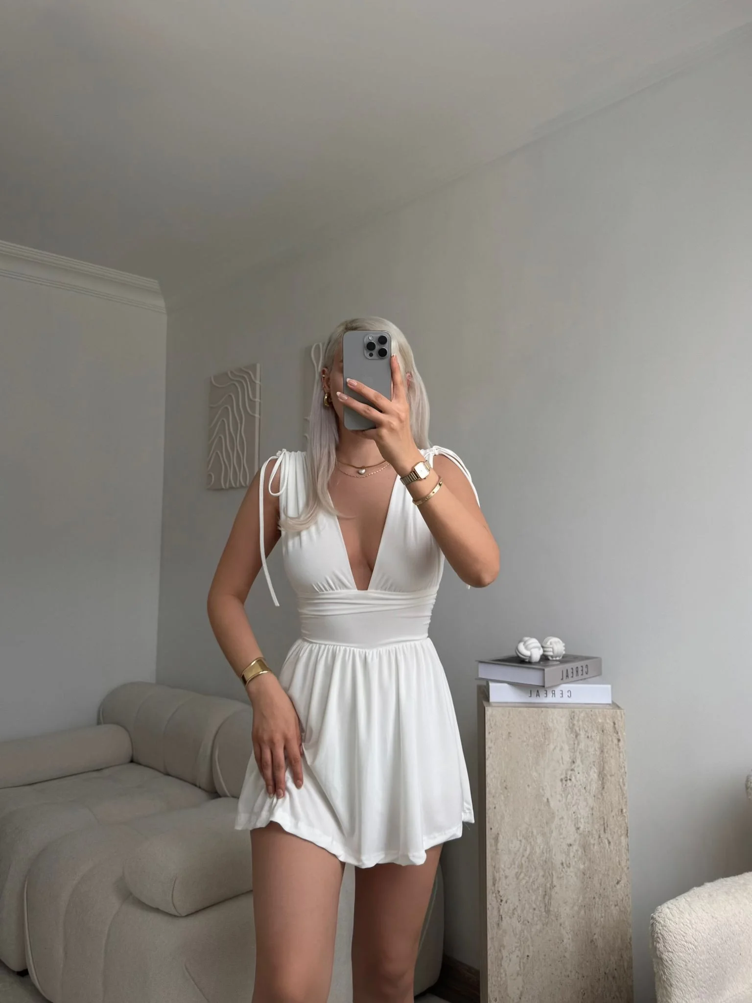 Şortlu Bağlamalı V Dekolte Elbise - BEYAZ