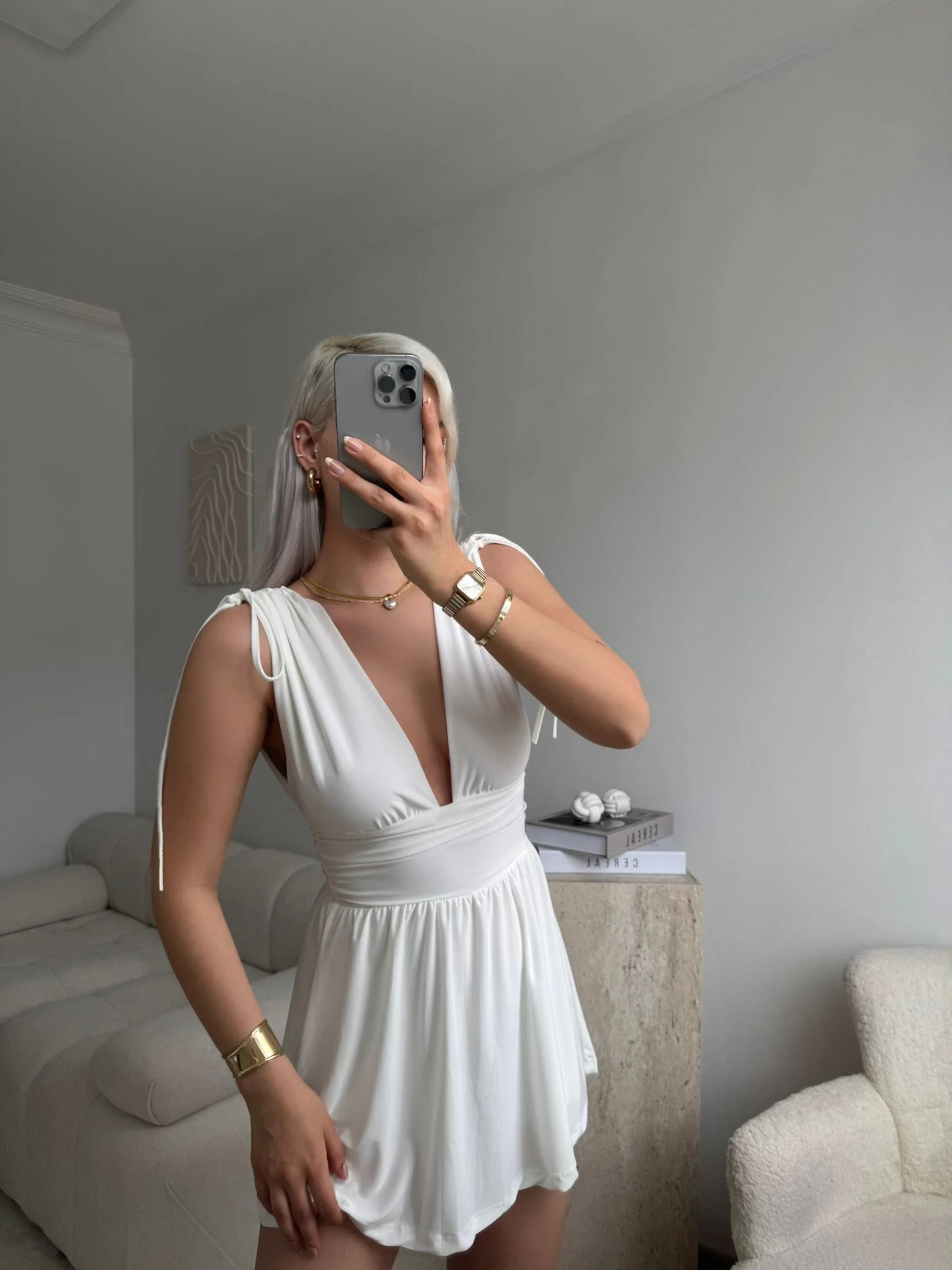 Şortlu Bağlamalı V Dekolte Elbise - BEYAZ