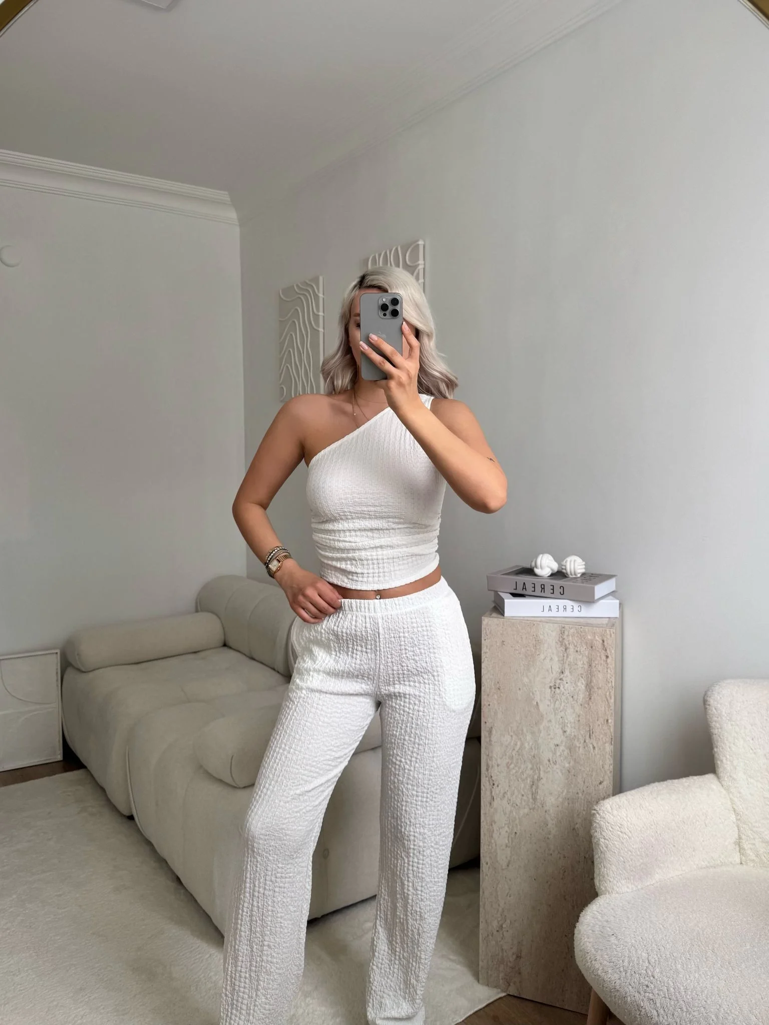 Tek Omuz Crop & Pantolon Takım - BEYAZ