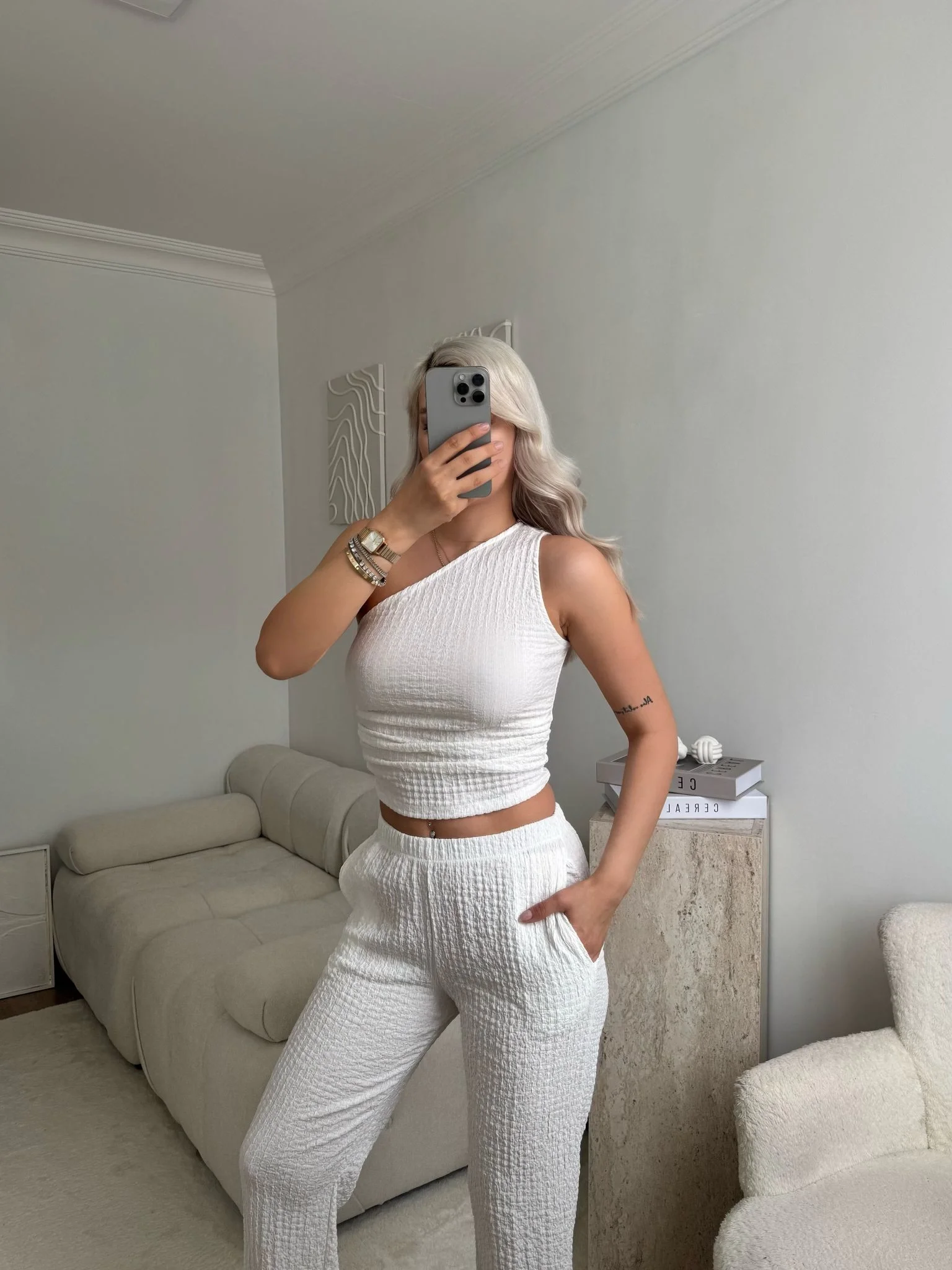 Tek Omuz Crop & Pantolon Takım - BEYAZ