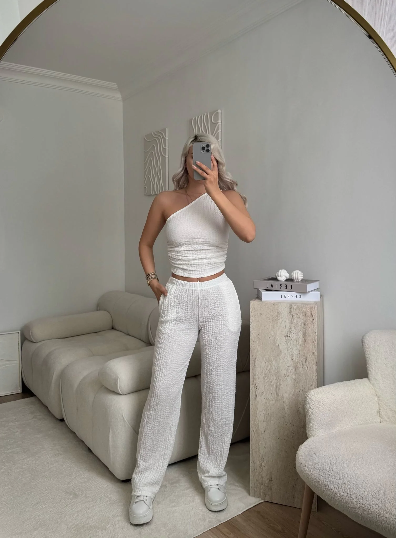 Tek Omuz Crop & Pantolon Takım - BEYAZ