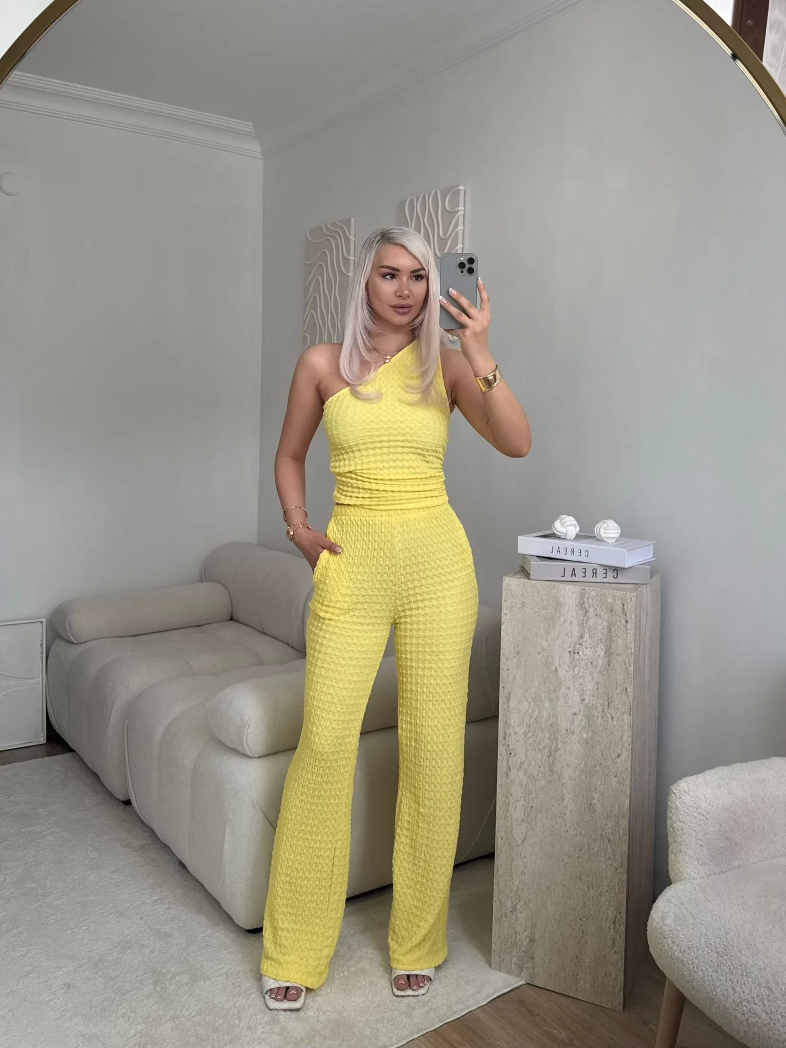 Tek Omuz Crop & Pantolon Takım - SARI