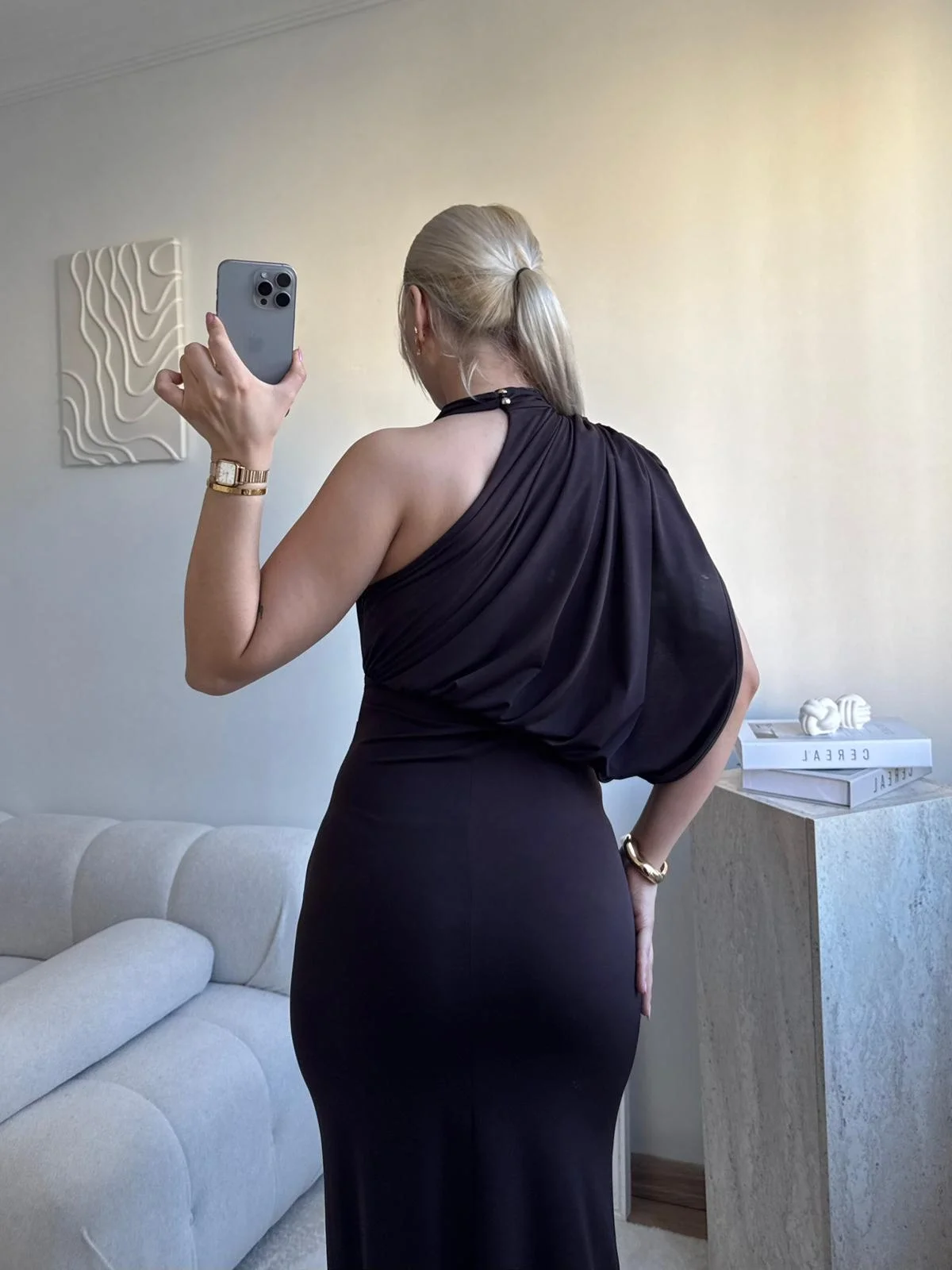 Tek Omuz Drapeli Vücuda Oturan Midi Elbise - KAHVE