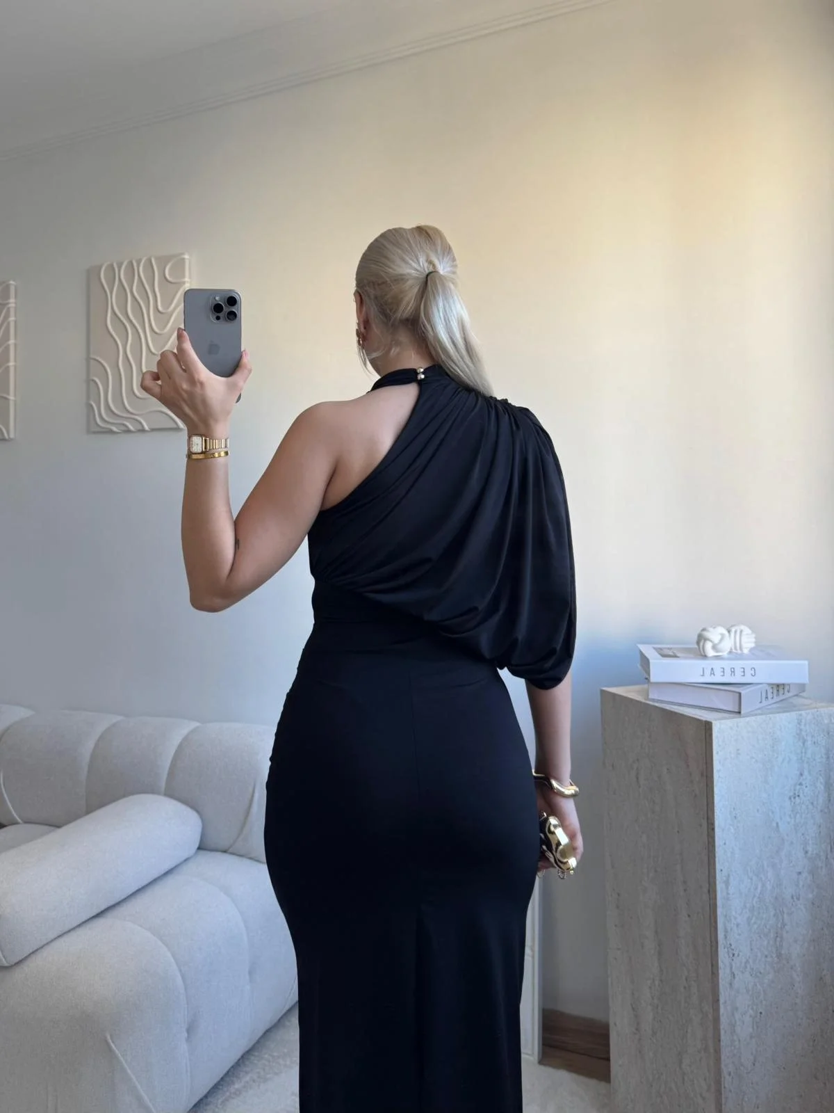 Tek Omuz Drapeli Vücuda Oturan Midi Elbise - SİYAH