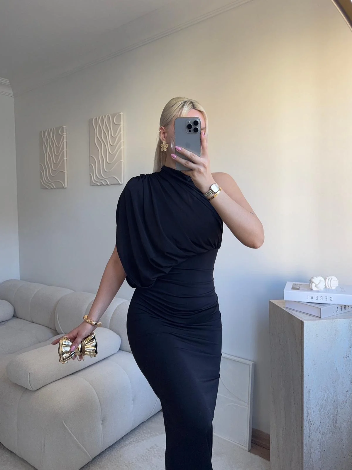 Tek Omuz Drapeli Vücuda Oturan Midi Elbise - SİYAH