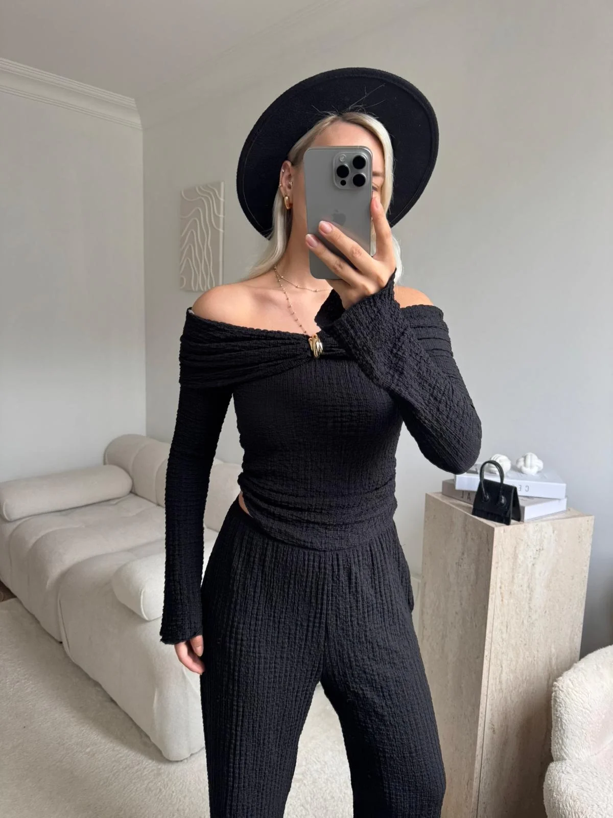 Tokalı Madonna Crop & Pantolon Takım - SİYAH