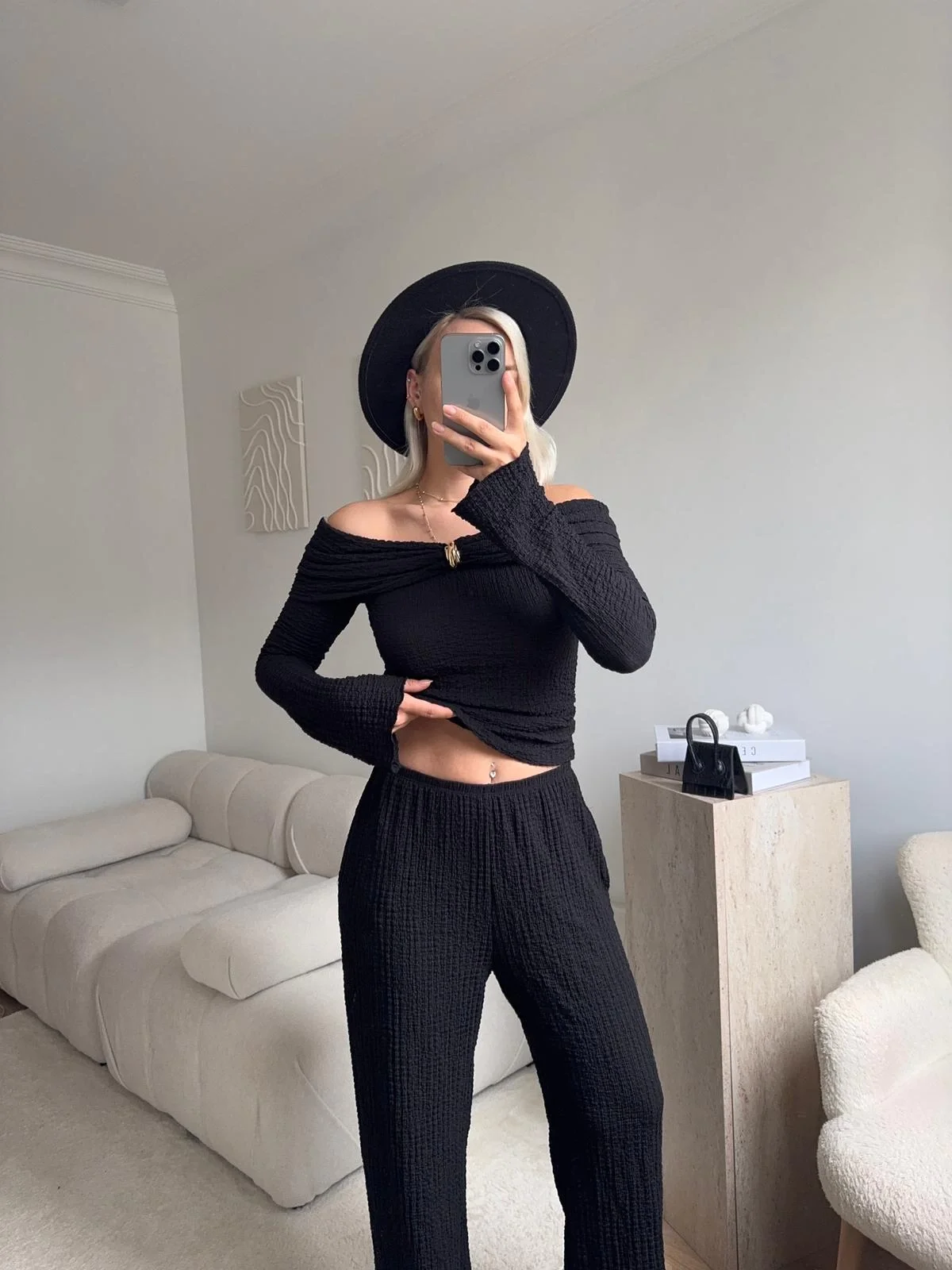 Tokalı Madonna Crop & Pantolon Takım - SİYAH