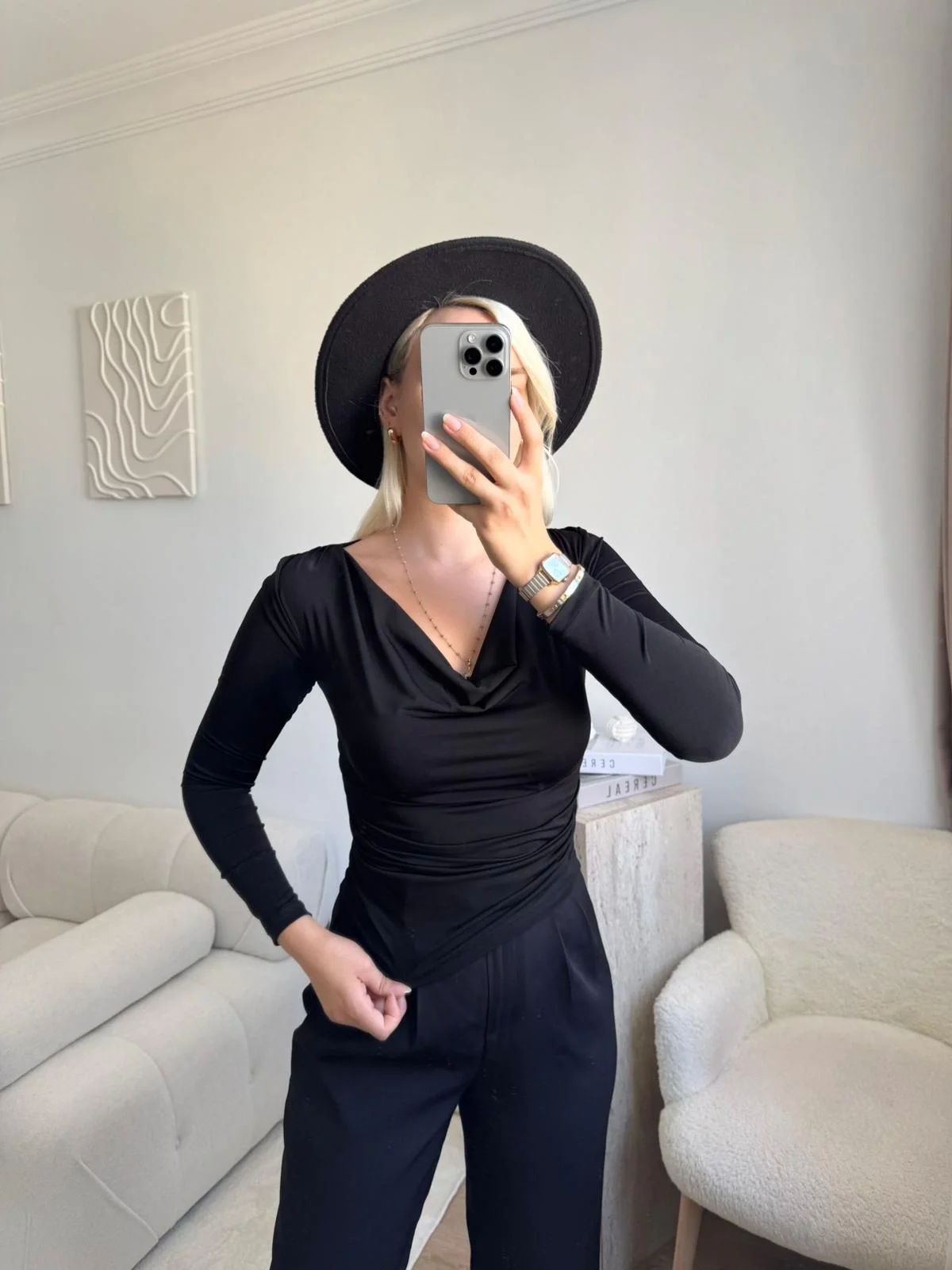 Toparlayıcı Fit Drapeli Bluz - SİYAH