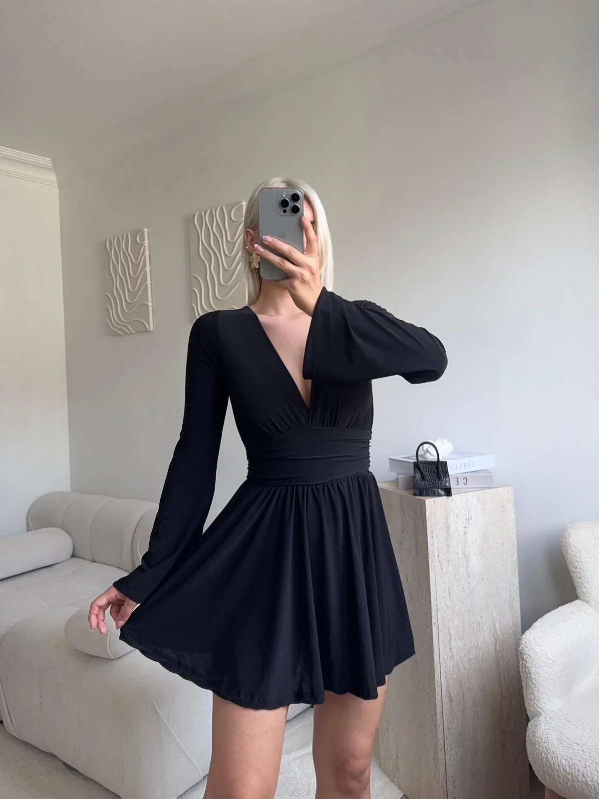 V Dekolte Şortlu Elbise - SİYAH