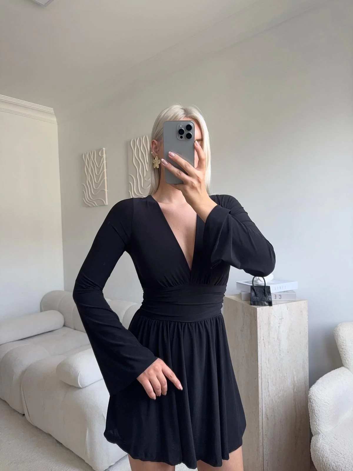 V Dekolte Şortlu Elbise - SİYAH