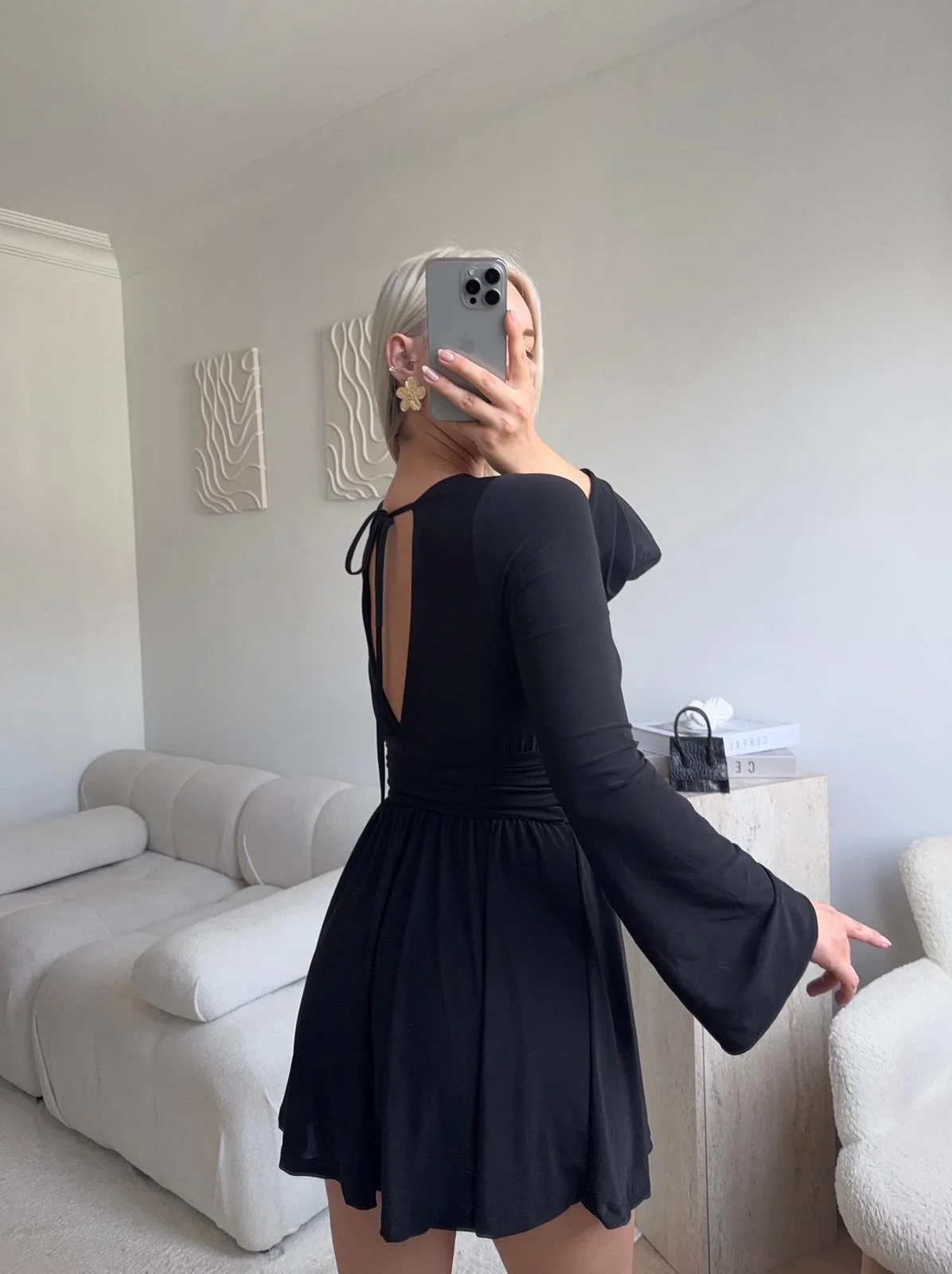 V Dekolte Şortlu Elbise - SİYAH