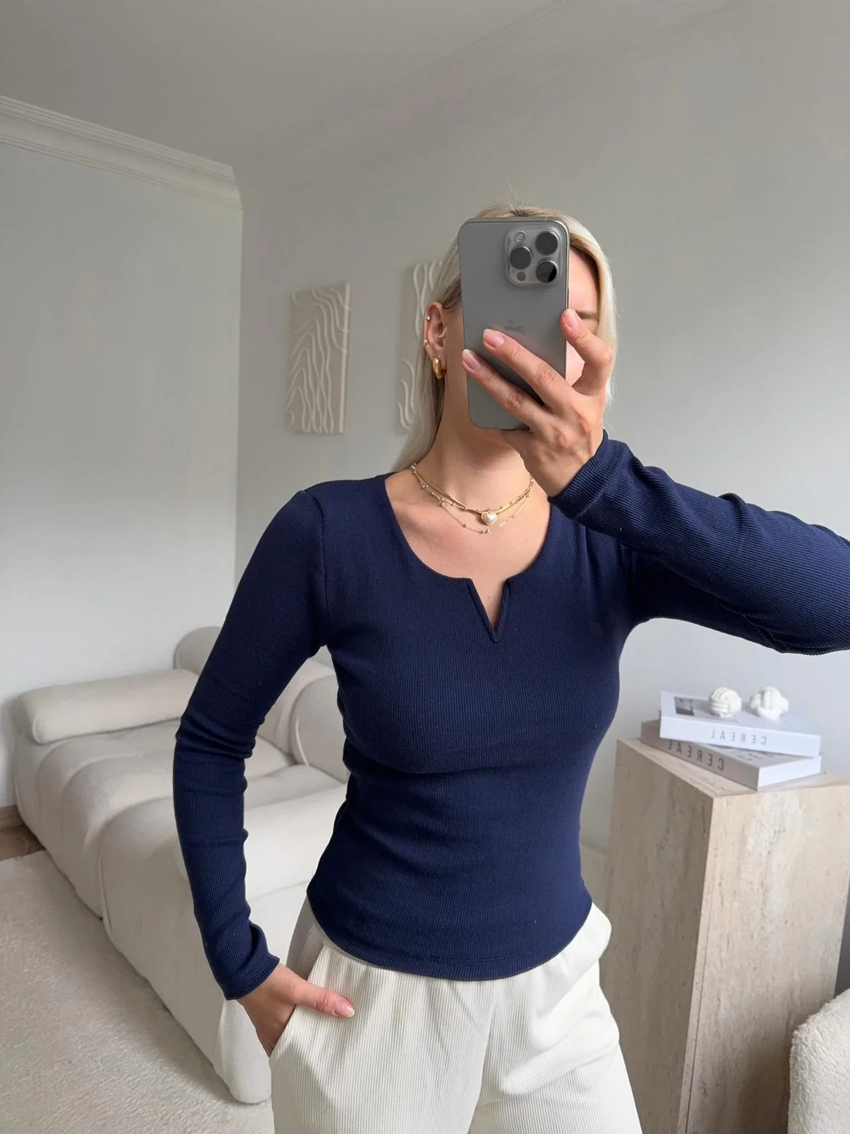 Yaka V Kesik Bluz - LACİVERT