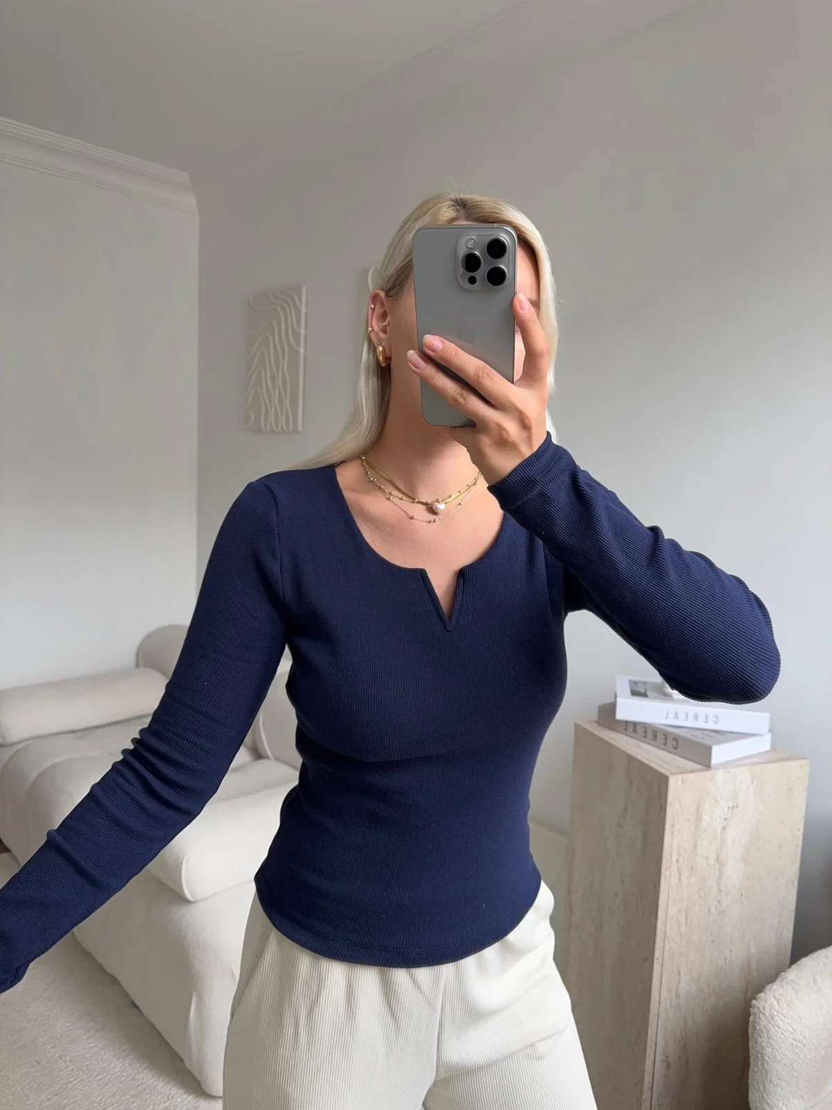 Yaka V Kesik Bluz - LACİVERT