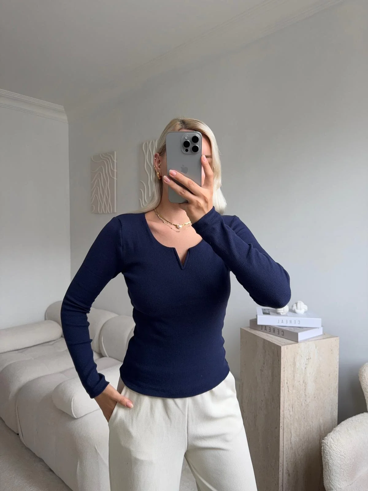 Yaka V Kesik Bluz - LACİVERT