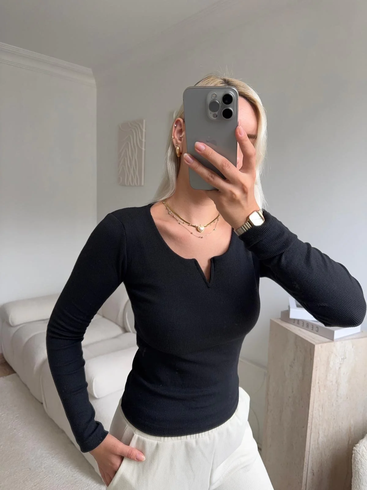 Yaka V Kesik Bluz - SİYAH