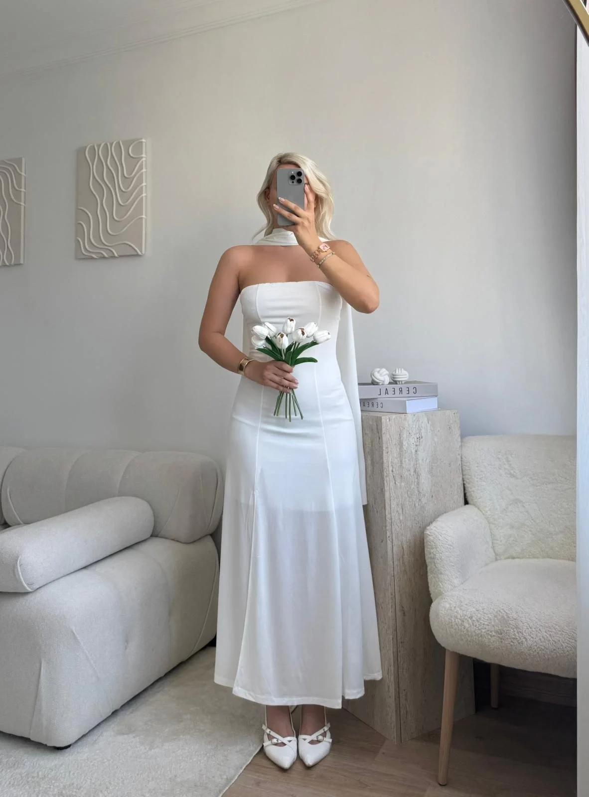 Yırtmaçlı Straplez Kuşaklı Elbise - BEYAZ