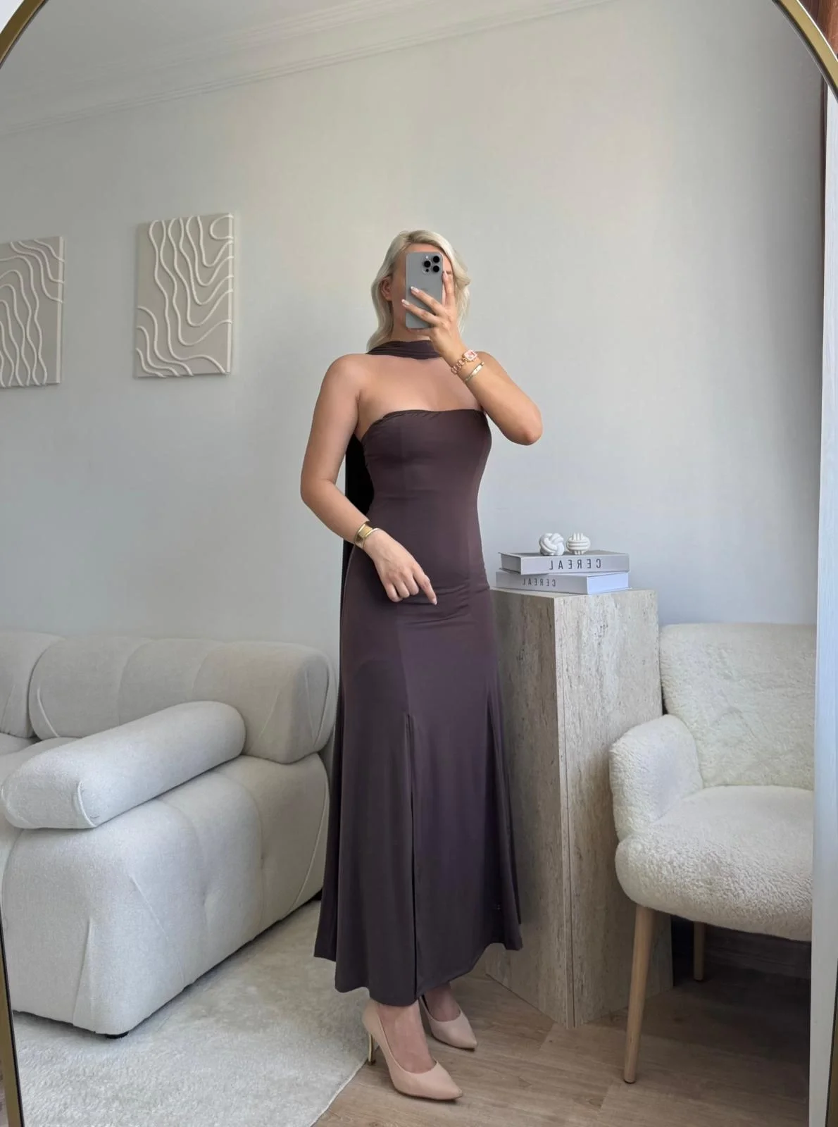 Yırtmaçlı Straplez Kuşaklı Elbise - KAHVE