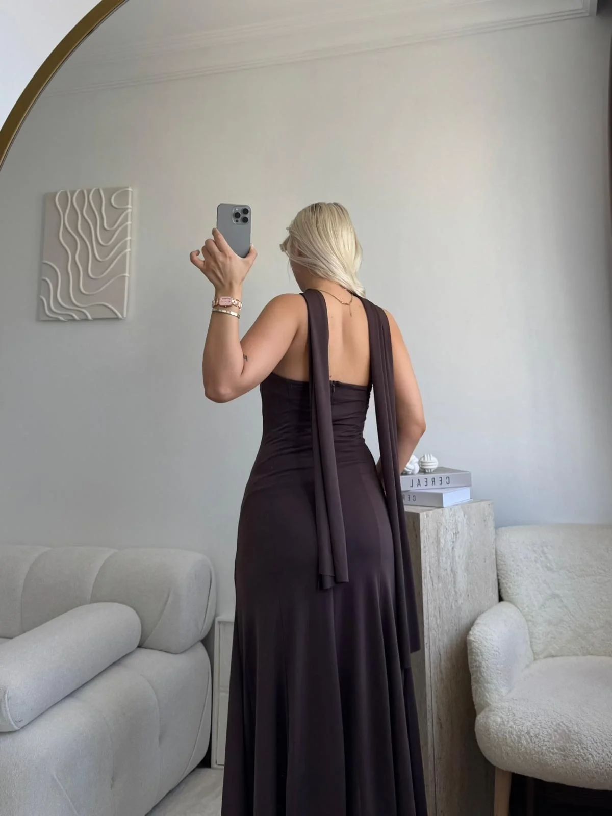 Yırtmaçlı Straplez Kuşaklı Elbise - KAHVE