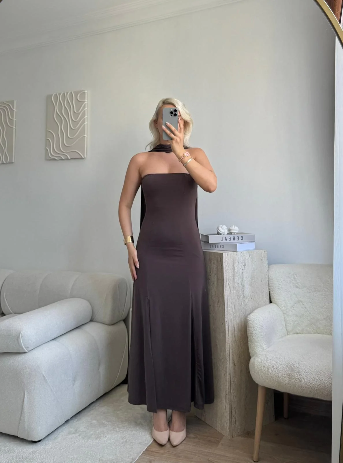 Yırtmaçlı Straplez Kuşaklı Elbise - KAHVE